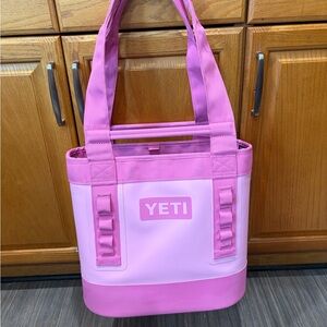 YETI Camino 20 Pink